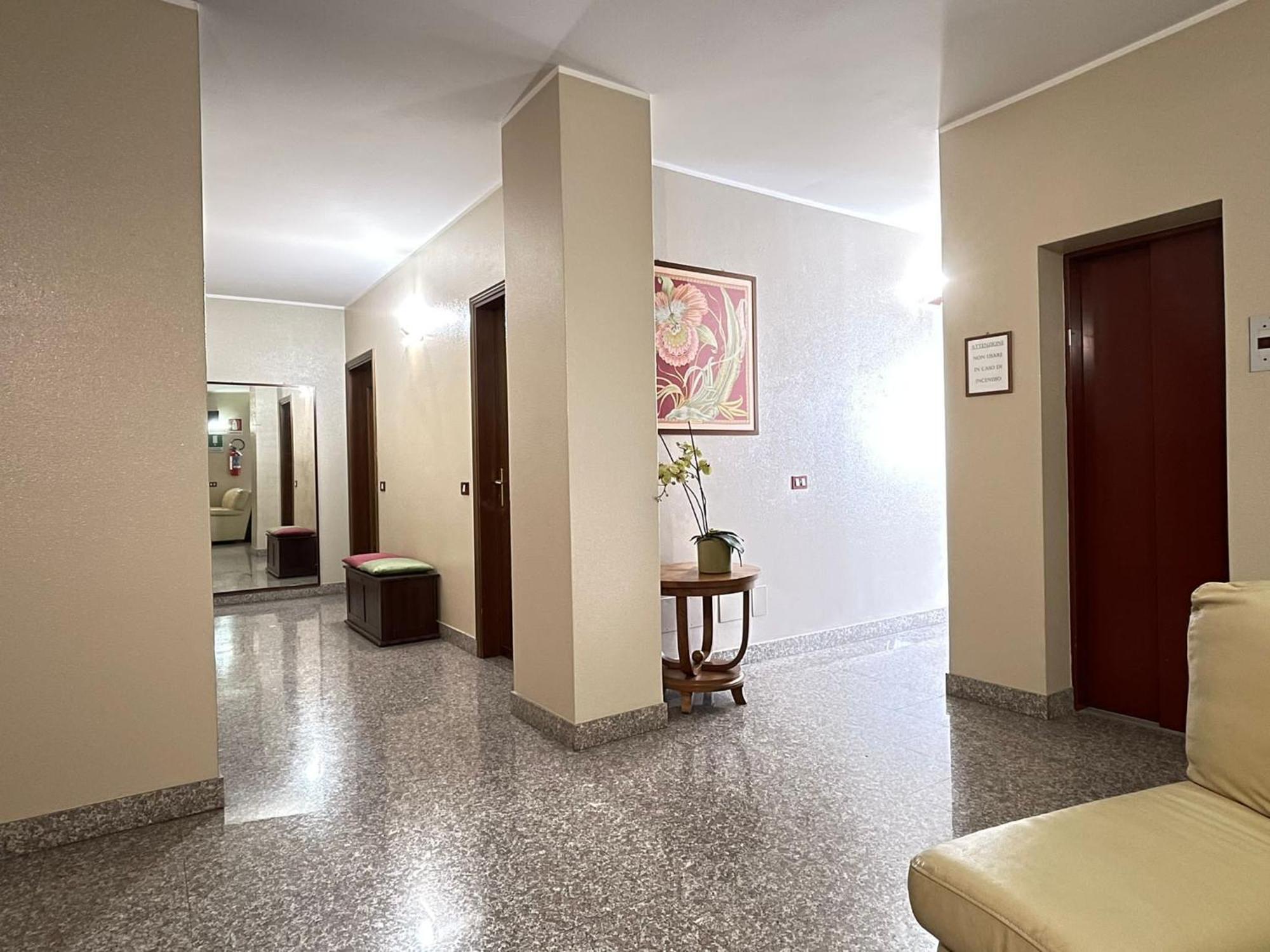 Hotel Ristorante Centrale Vestone ภายนอก รูปภาพ