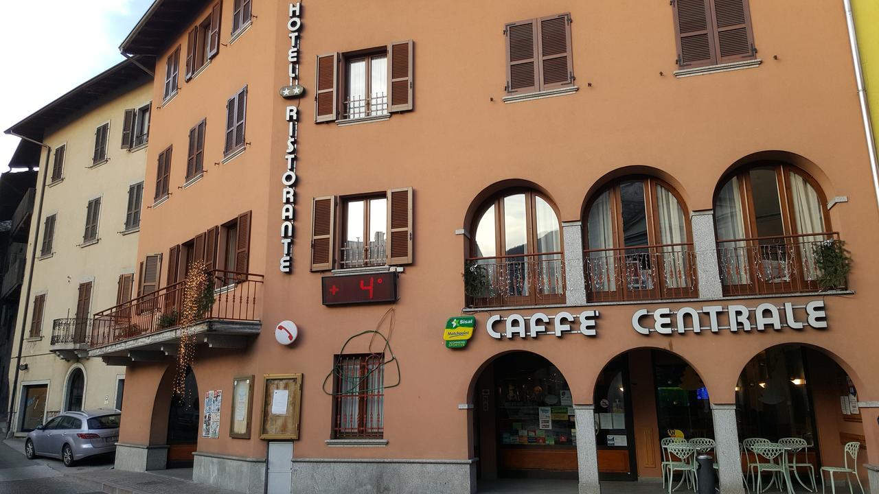 Hotel Ristorante Centrale Vestone ภายนอก รูปภาพ
